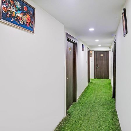 Super Hotel O Navrangpura Cg Road Formerly Hotel Yugraj Amhedabad Dış mekan fotoğraf