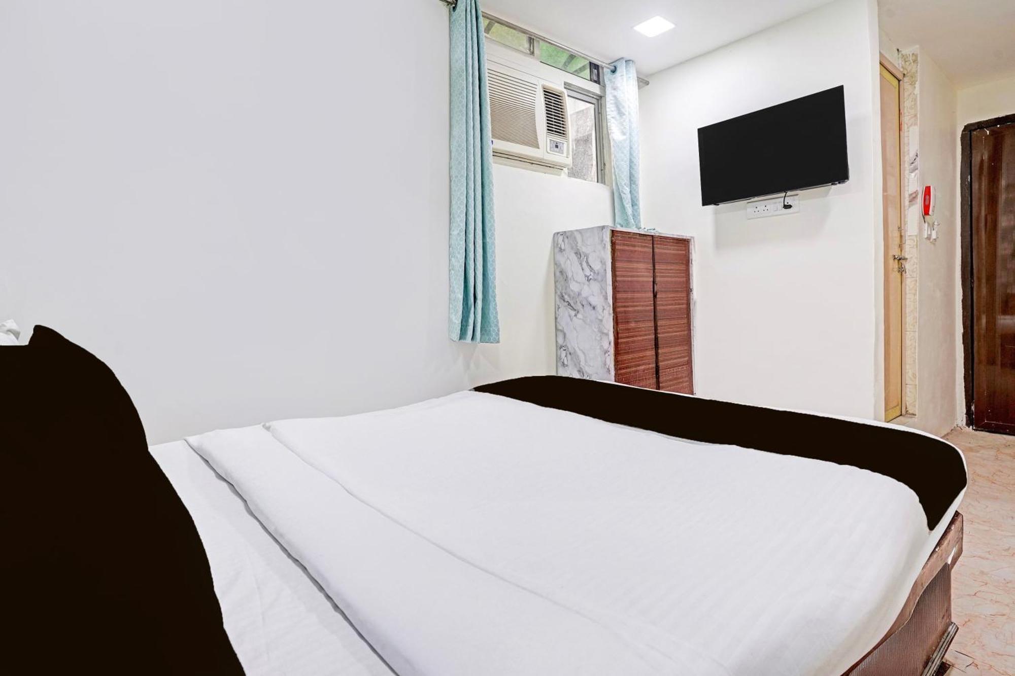 Super Hotel O Navrangpura Cg Road Formerly Hotel Yugraj Amhedabad Dış mekan fotoğraf