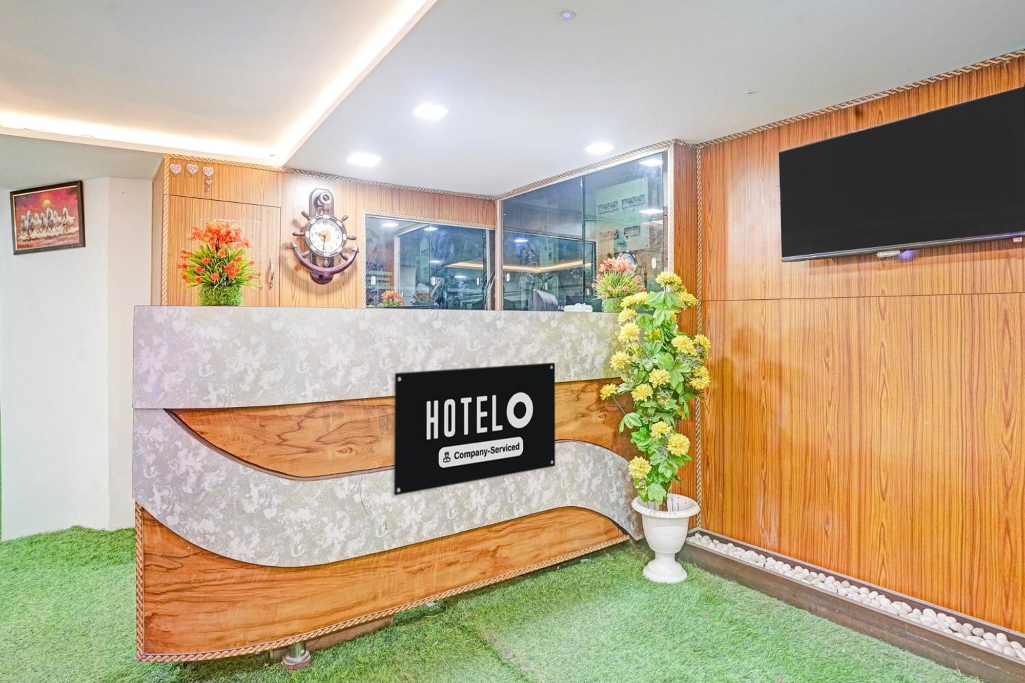 Super Hotel O Navrangpura Cg Road Formerly Hotel Yugraj Amhedabad Dış mekan fotoğraf