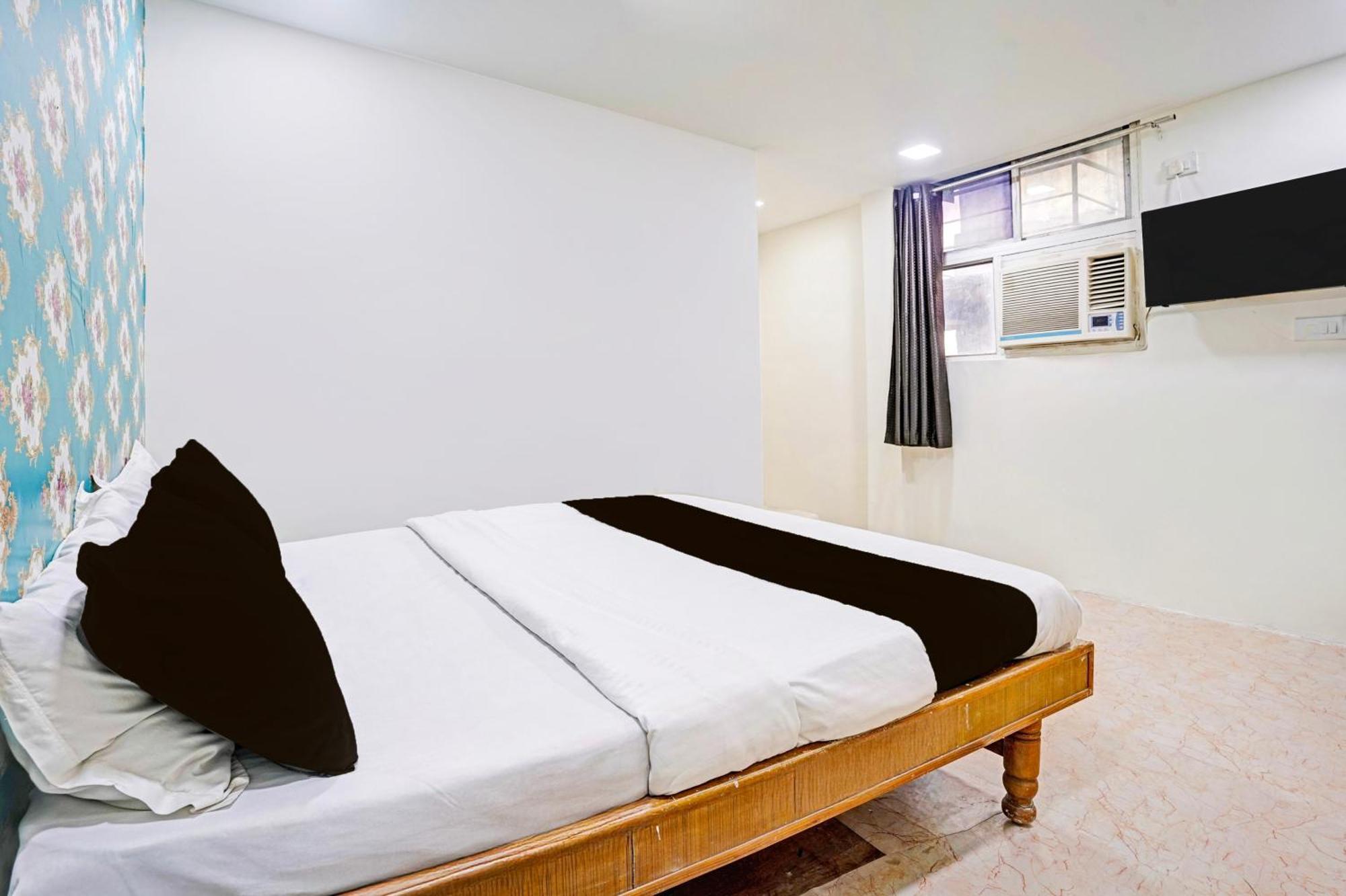Super Hotel O Navrangpura Cg Road Formerly Hotel Yugraj Amhedabad Dış mekan fotoğraf